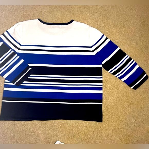 Alfred Dunner Embellished Neckline Top- Royal, Navy, and White- Size Large - Picture 6 of 7